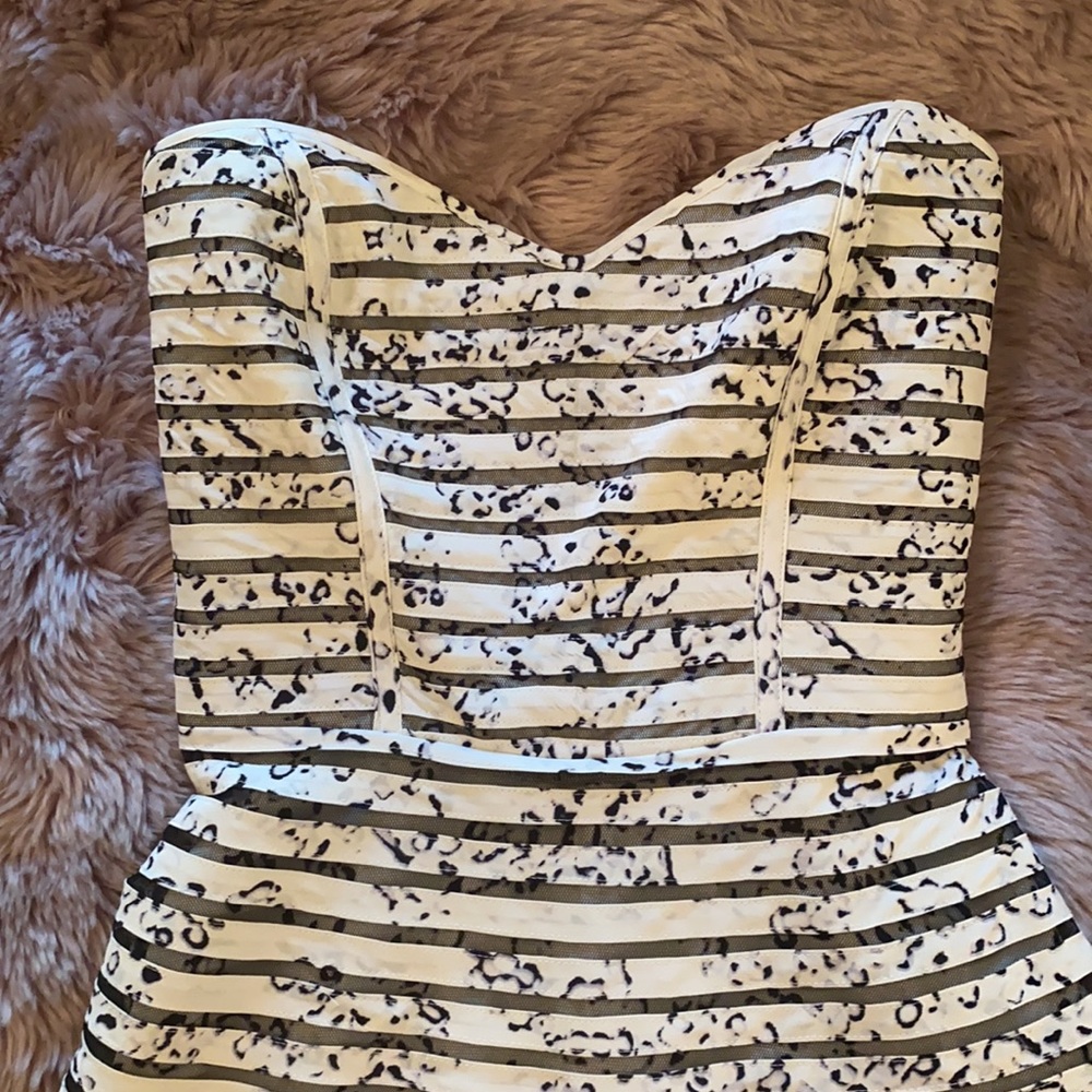 ✨ NEW PARKER STRAPLESS DRESS - Picture 4 of 11